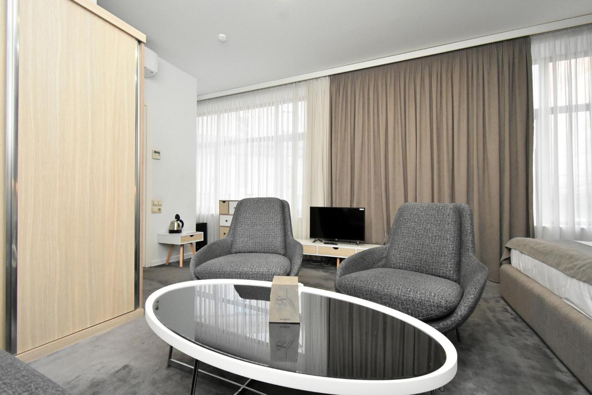 In City Hotel Yerevan Bagian luar foto