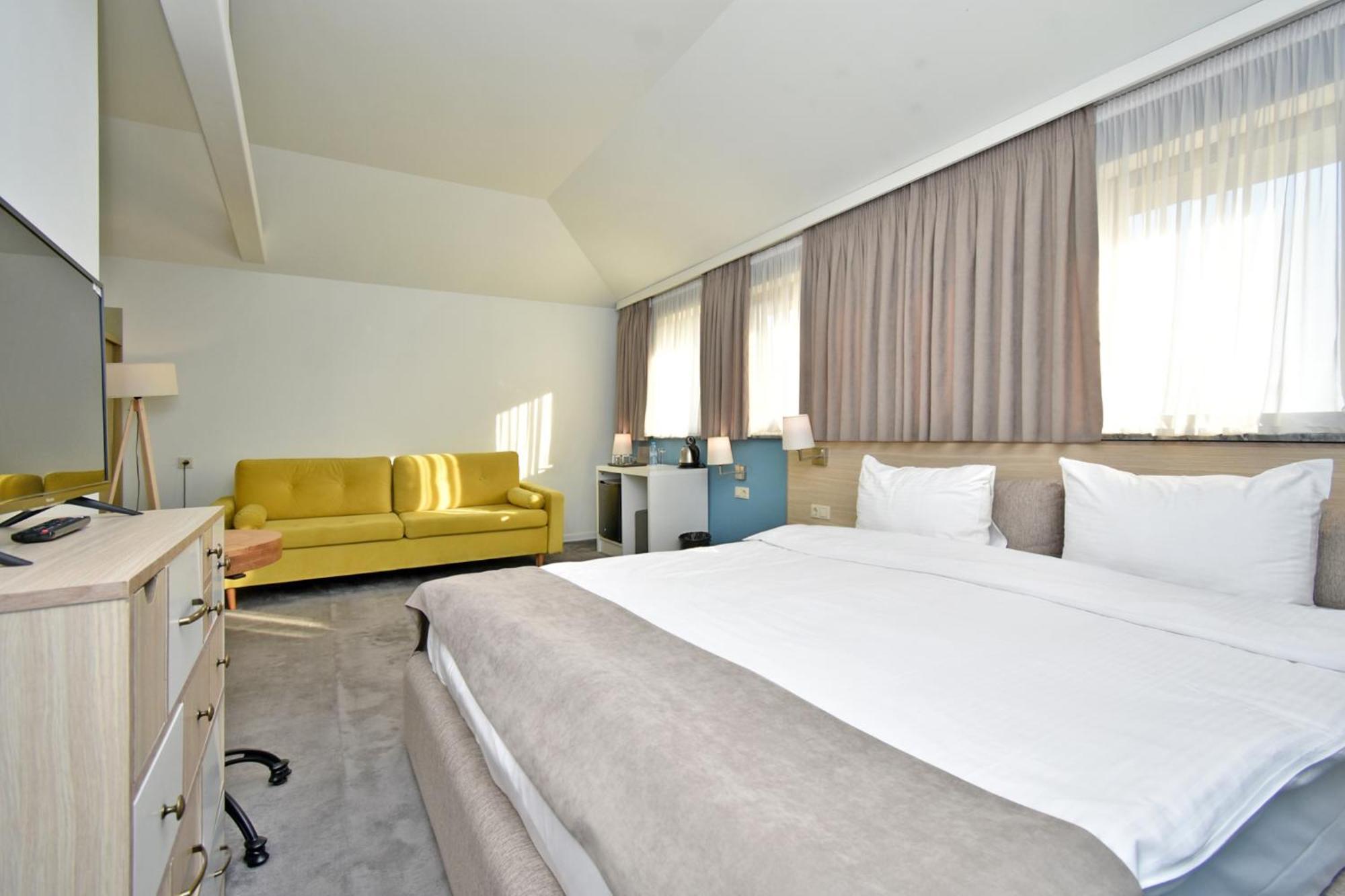 In City Hotel Yerevan Bagian luar foto