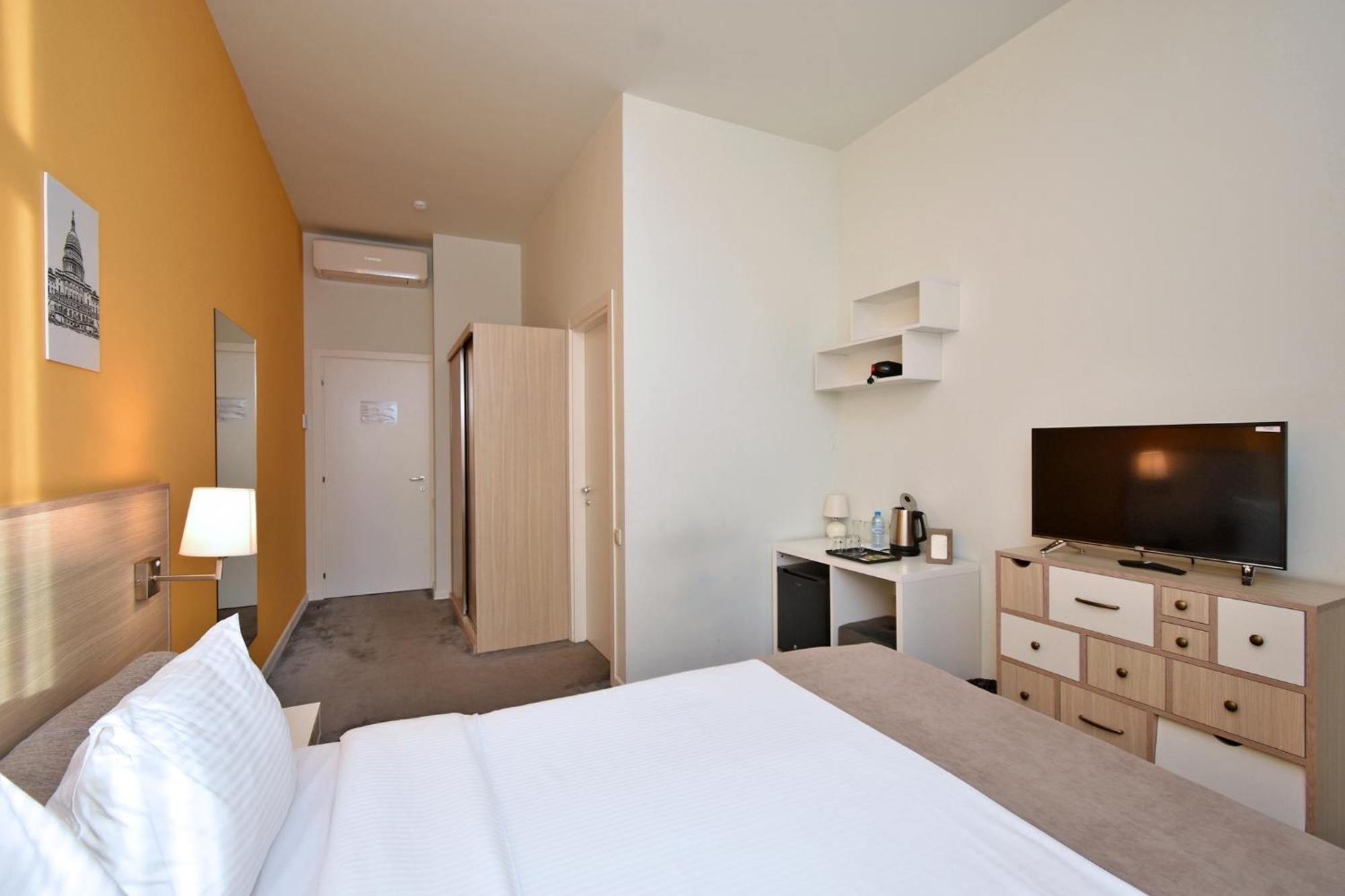 In City Hotel Yerevan Bagian luar foto
